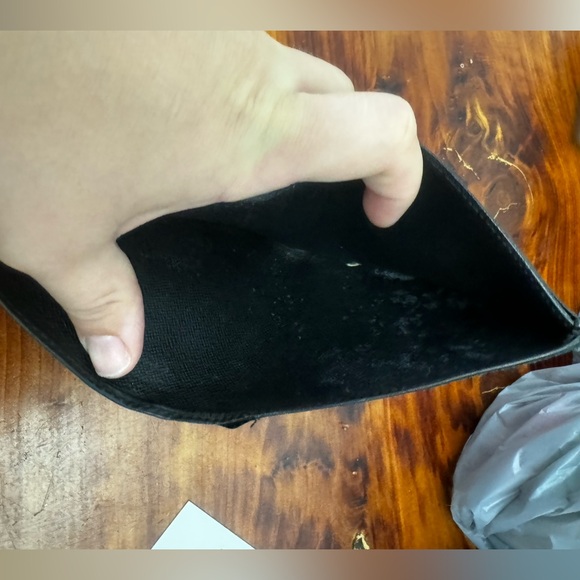 LV wallet with snap and coin pouch. - Picture 3 of 7